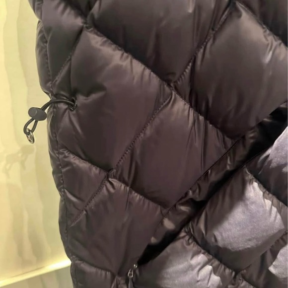 Women's Lululemon Reversible Quilted Navy Blue Parka - Picture 4 of 8